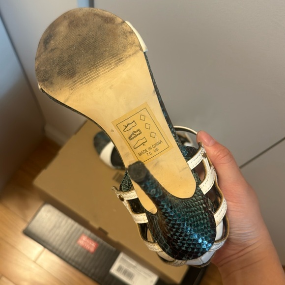 Beautiful white/green heels! - Picture 3 of 3
